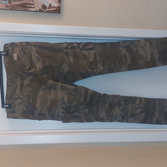 Wrangler Camo pants 38x32 Great condition - Picture 4 of 5